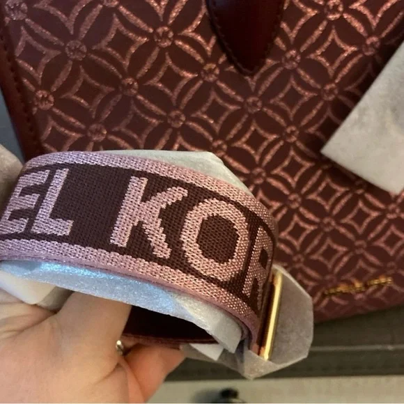 🔥NWT Michael Kors Mirella Medium Metallic Logo Jacquard Tote Bag🔥 - Picture 5 of 8